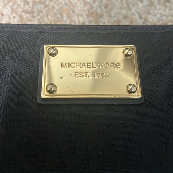 1053. Worn Once - Michael Kors Black Leather Long Zip Around Wallet - Picture 2 of 7